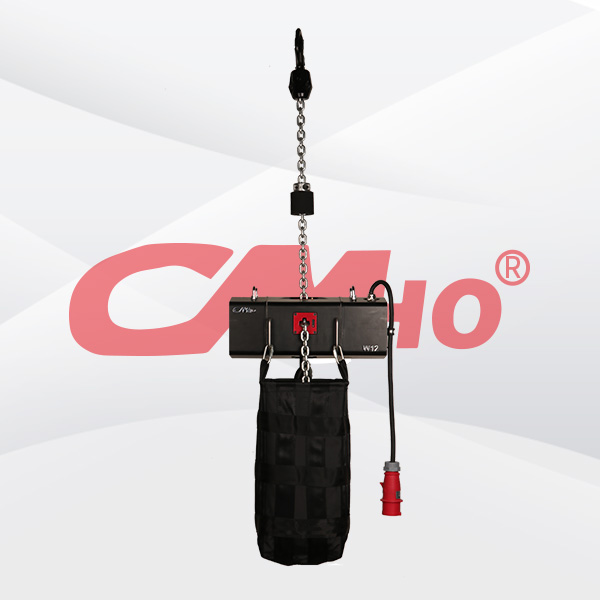 Can stage electric hoists be used on rainy days